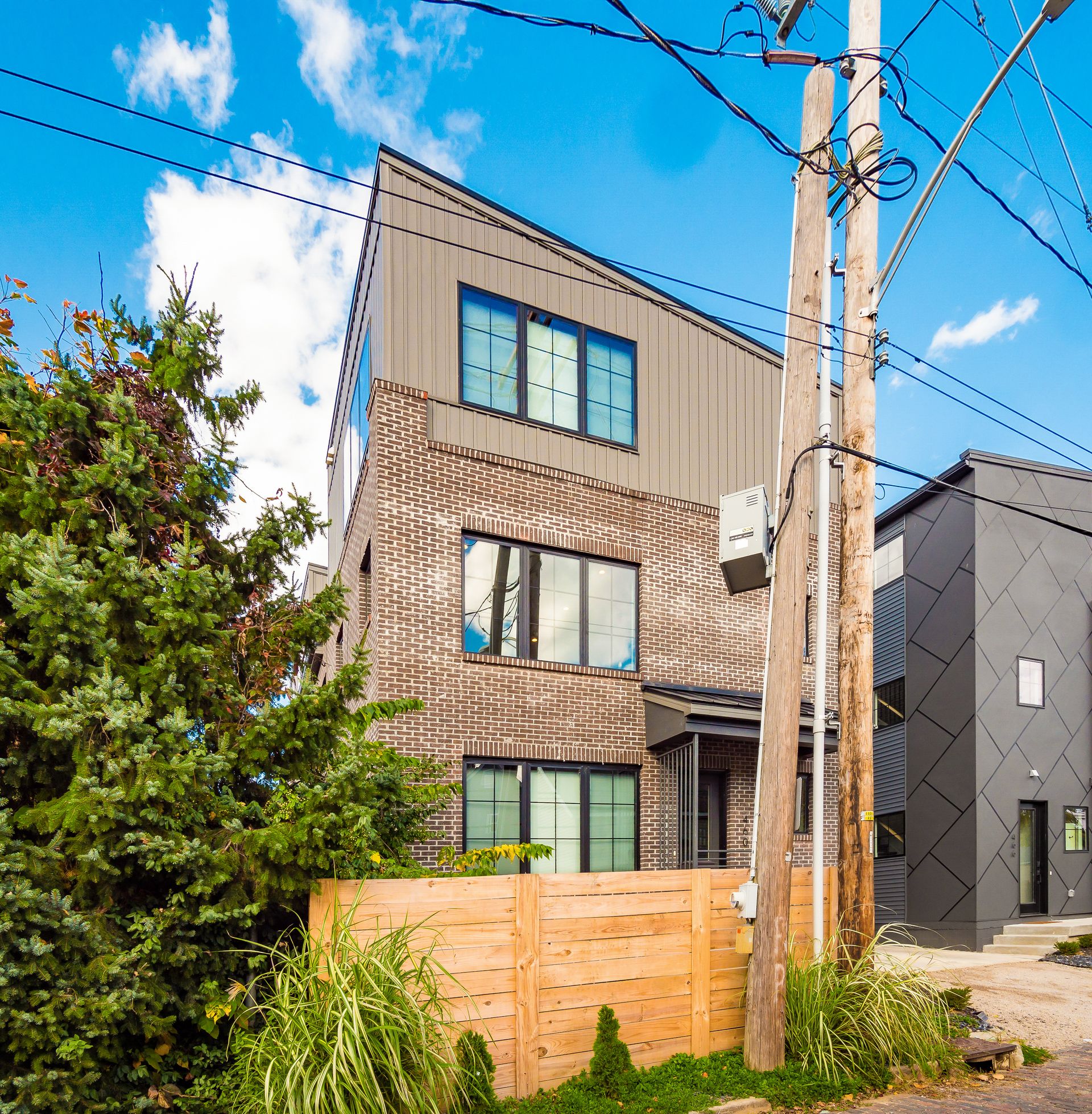 002 be7582d39 A 460 South 071