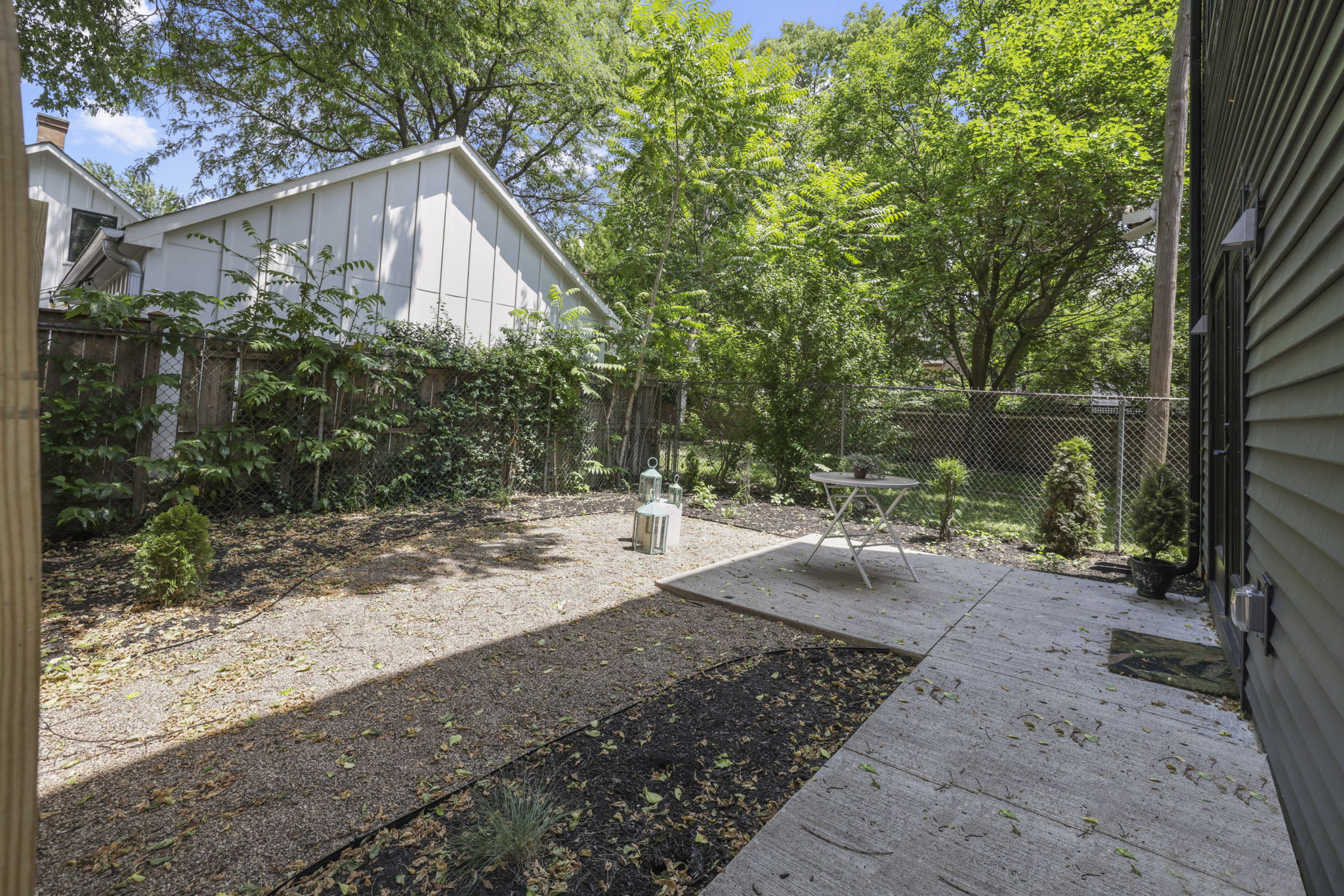 48 web or mls GR7A1641 1