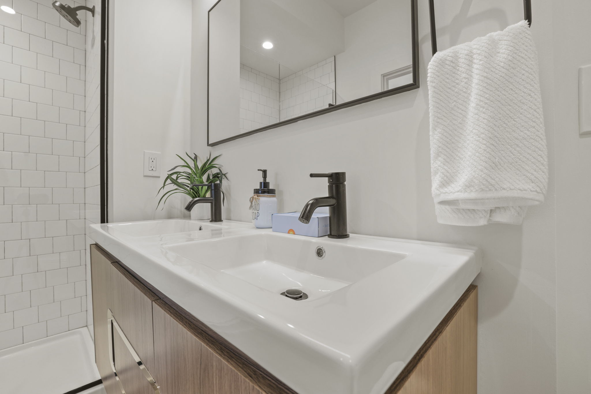 5 web or mls GR7A1149 2