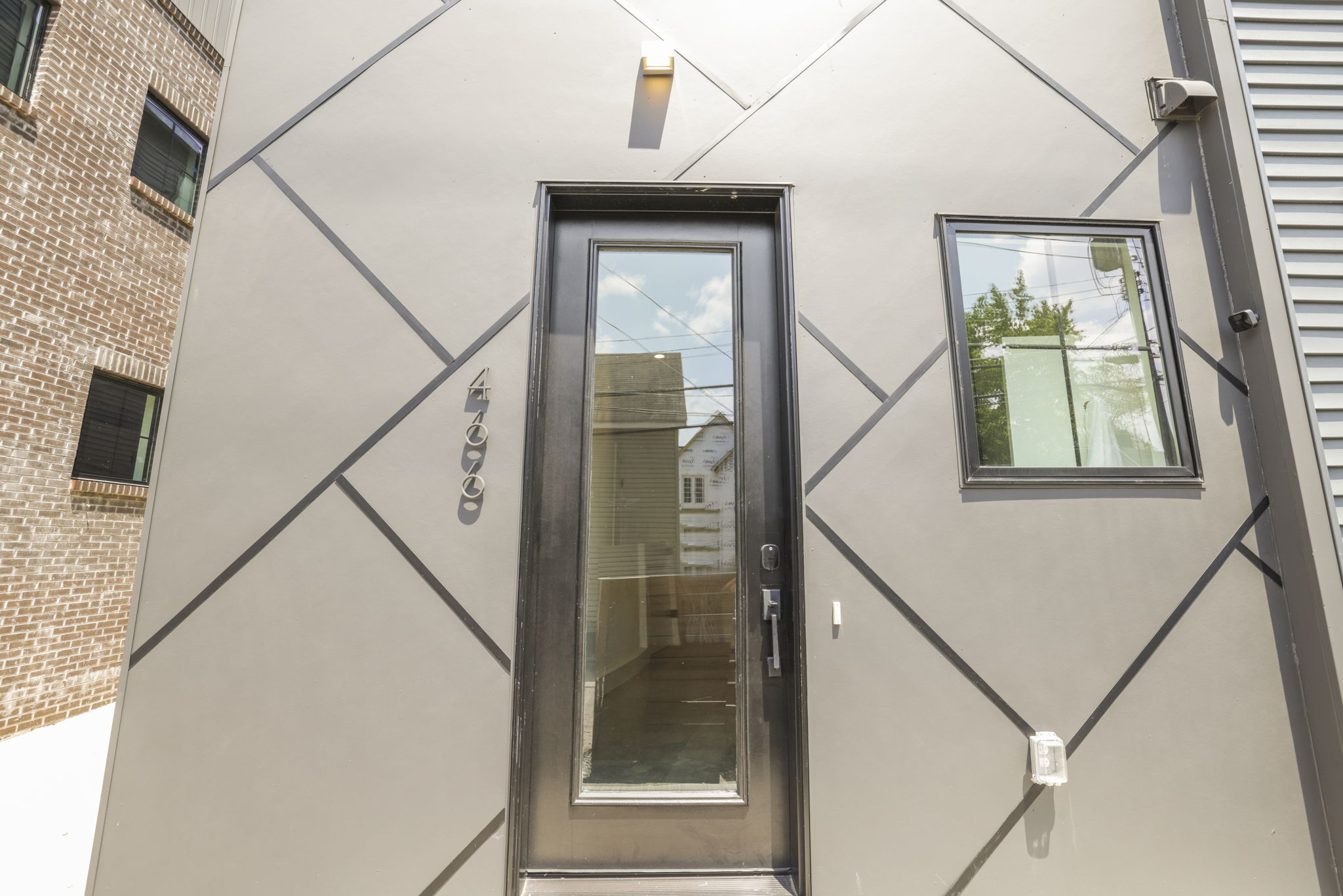 62 web or mls GR7A1635