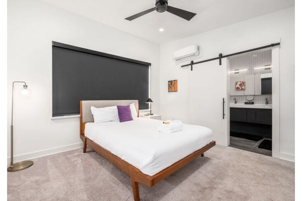 Cozy Beautiful Bedroom With Queen Sized Bed and Attached Full Bath