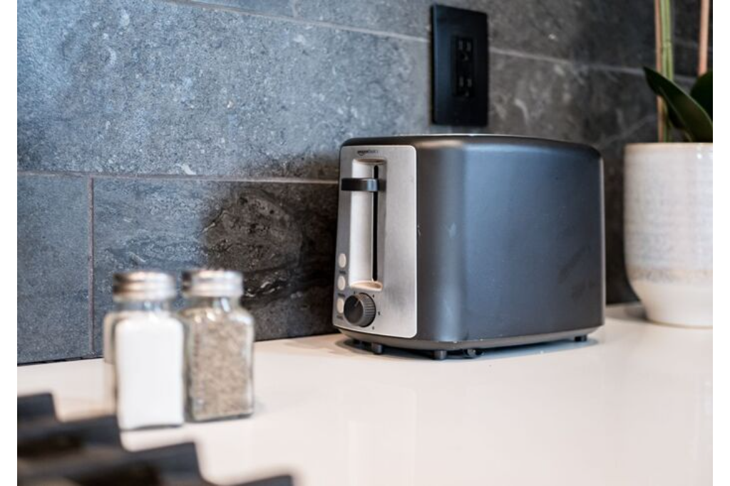 Everything you need is available in this well equipped kitchen