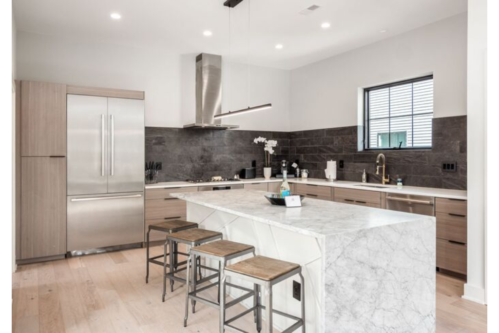 Perfect island for that morning breakfast with the family