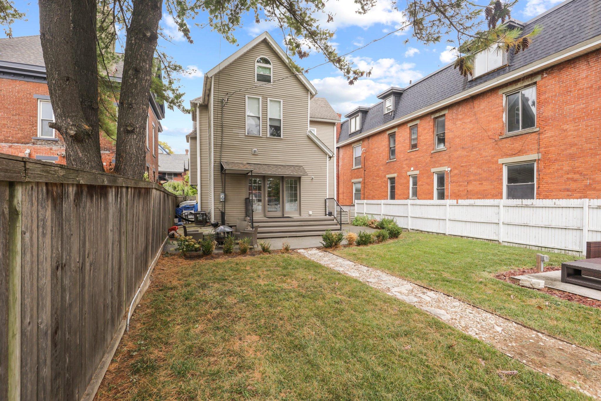 12 web or mls 0N4A1966