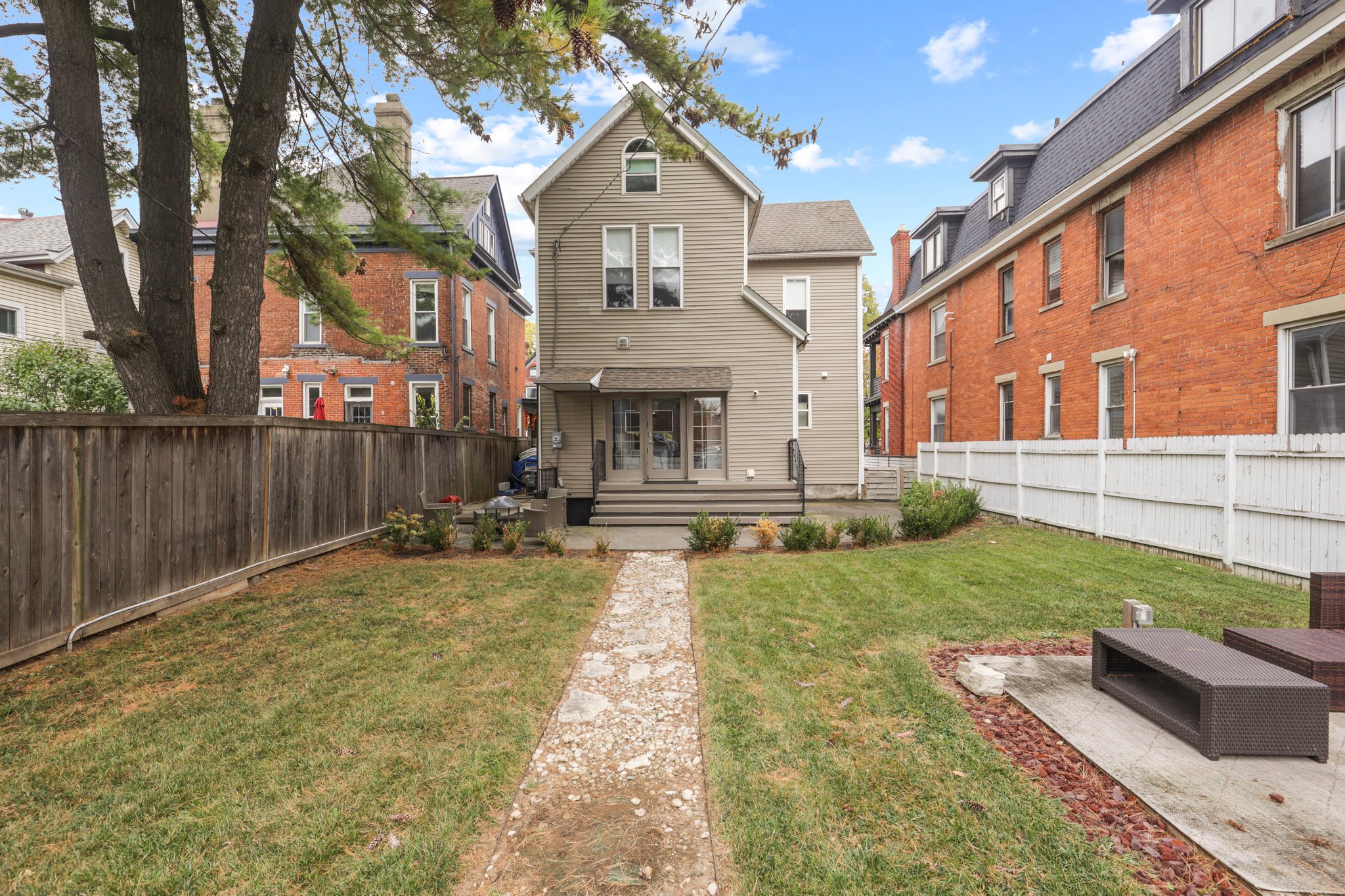 13 web or mls 0N4A1971