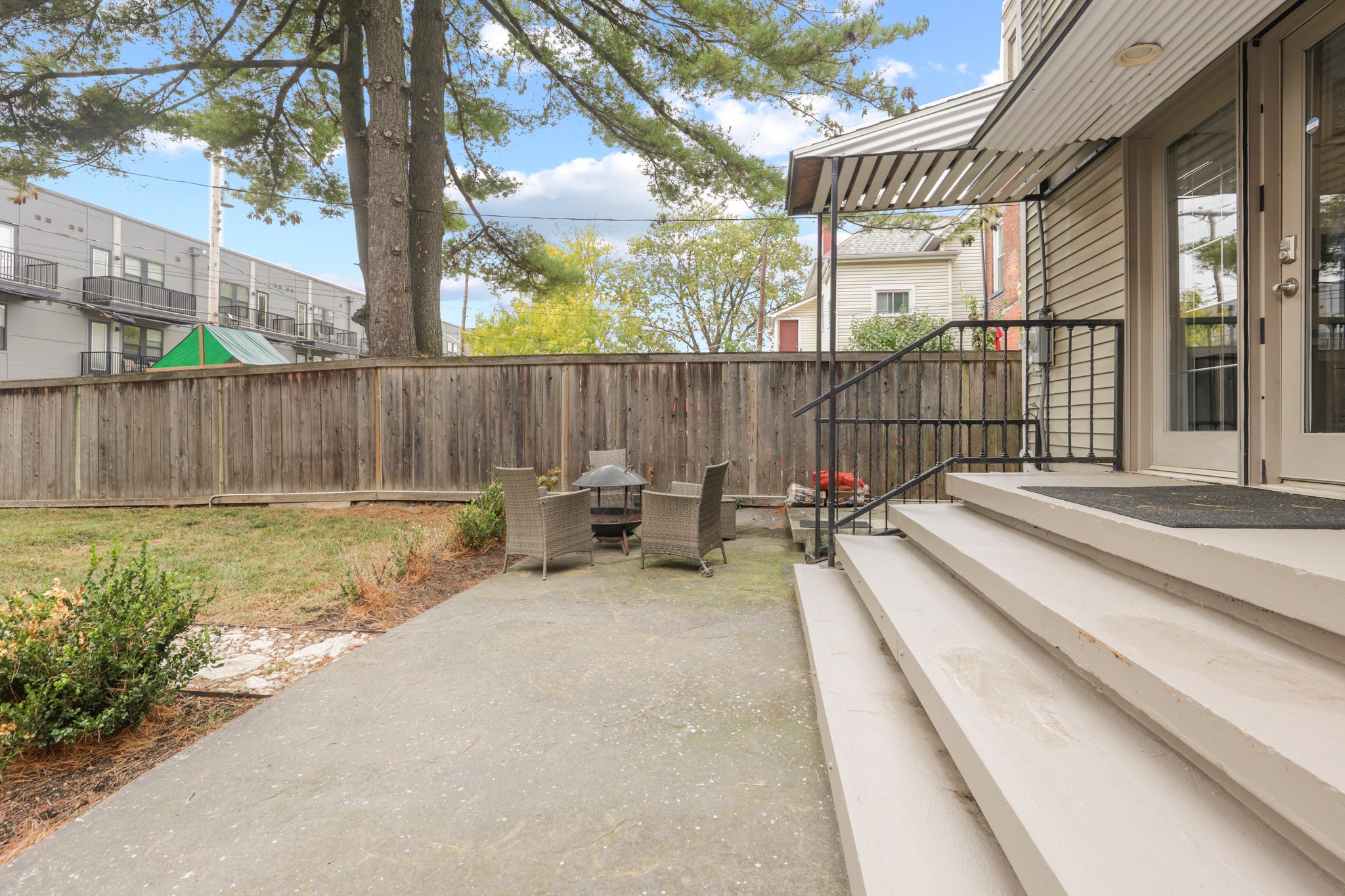 16 web or mls 0N4A1975