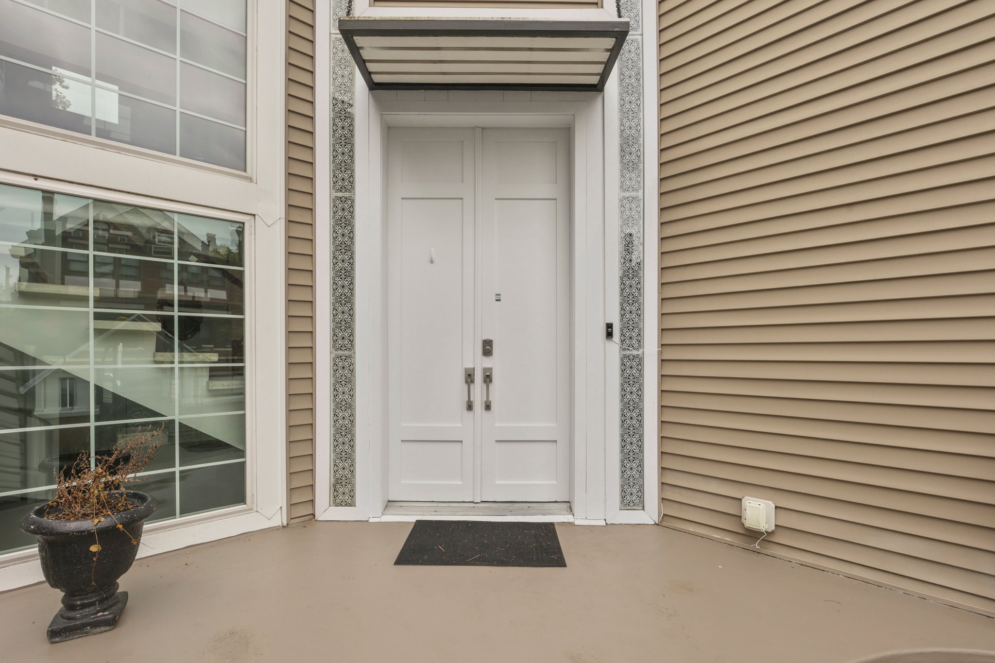 2 web or mls 0N4A1956