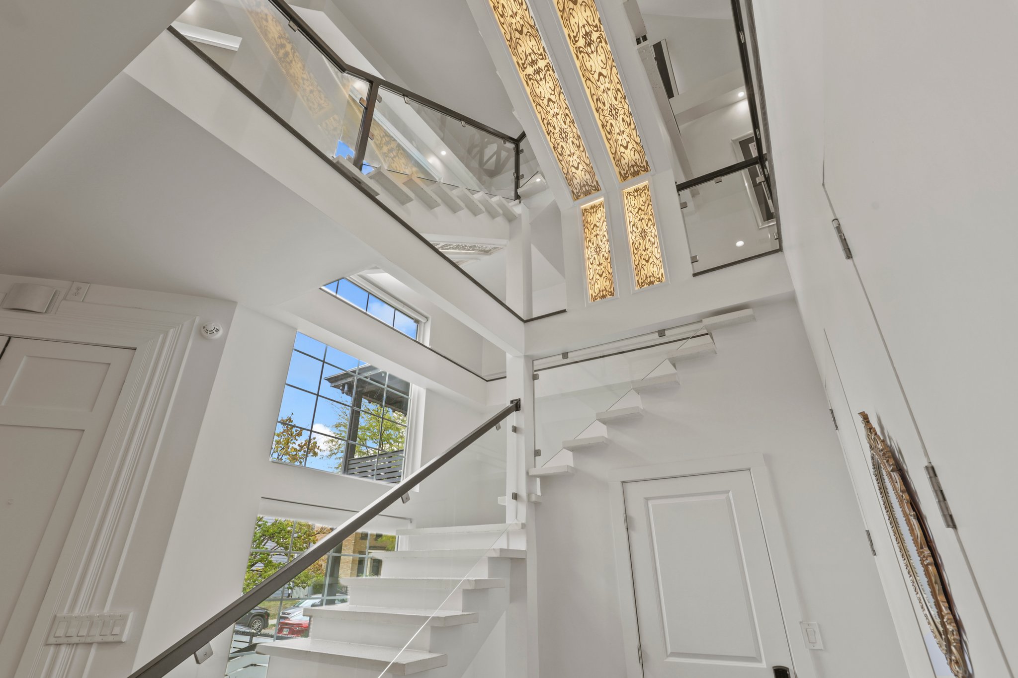 21 web or mls 0N4A1991