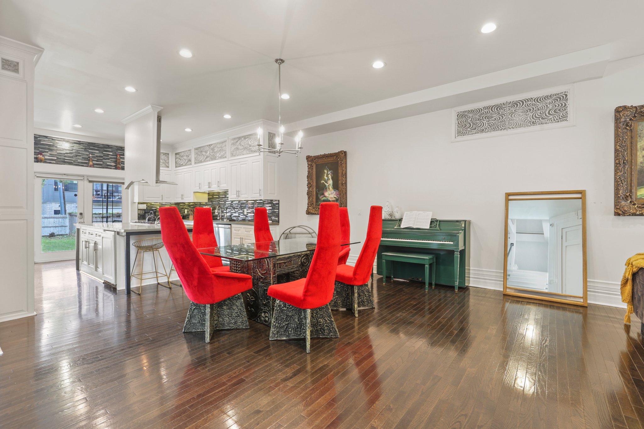 32 web or mls 0N4A2051