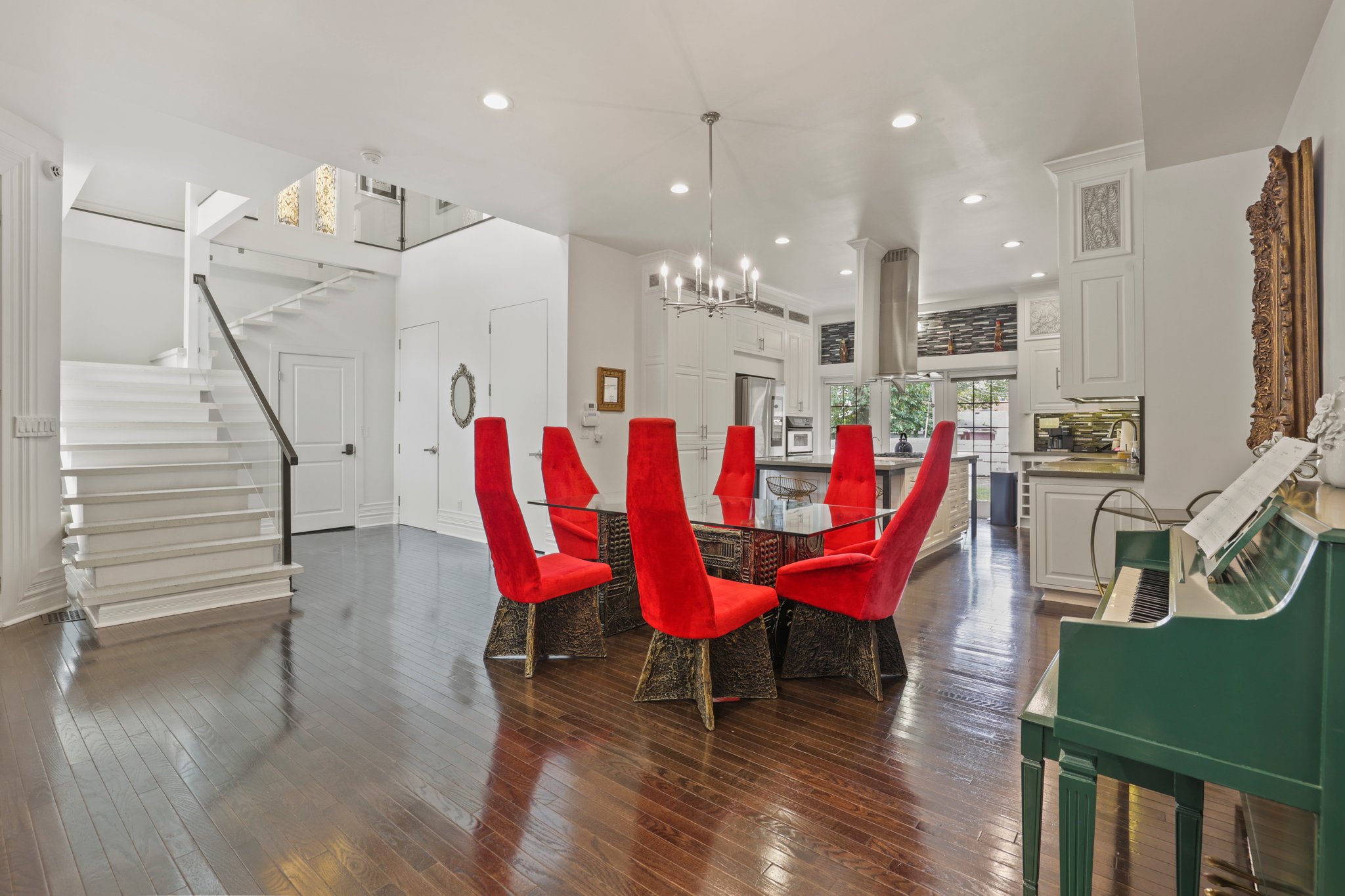 33 web or mls 0N4A2056