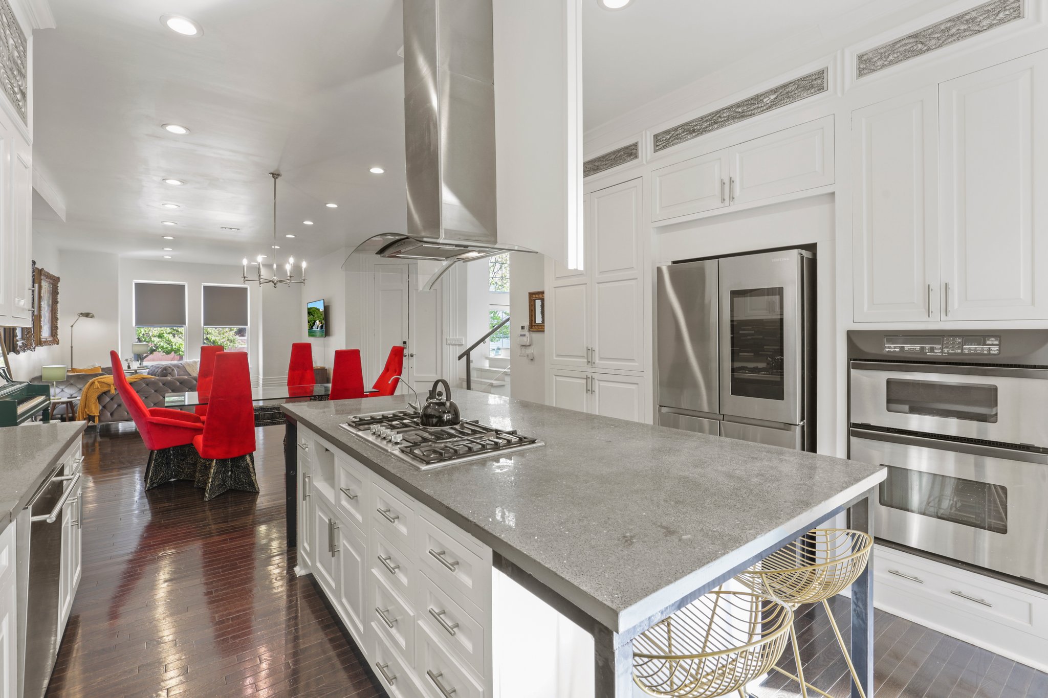 37 web or mls 0N4A2076