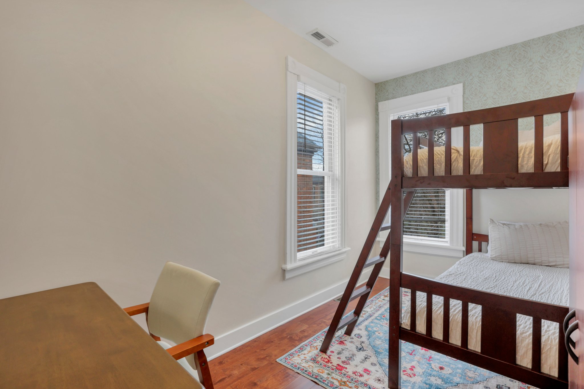 37 web or mls BS5A3189