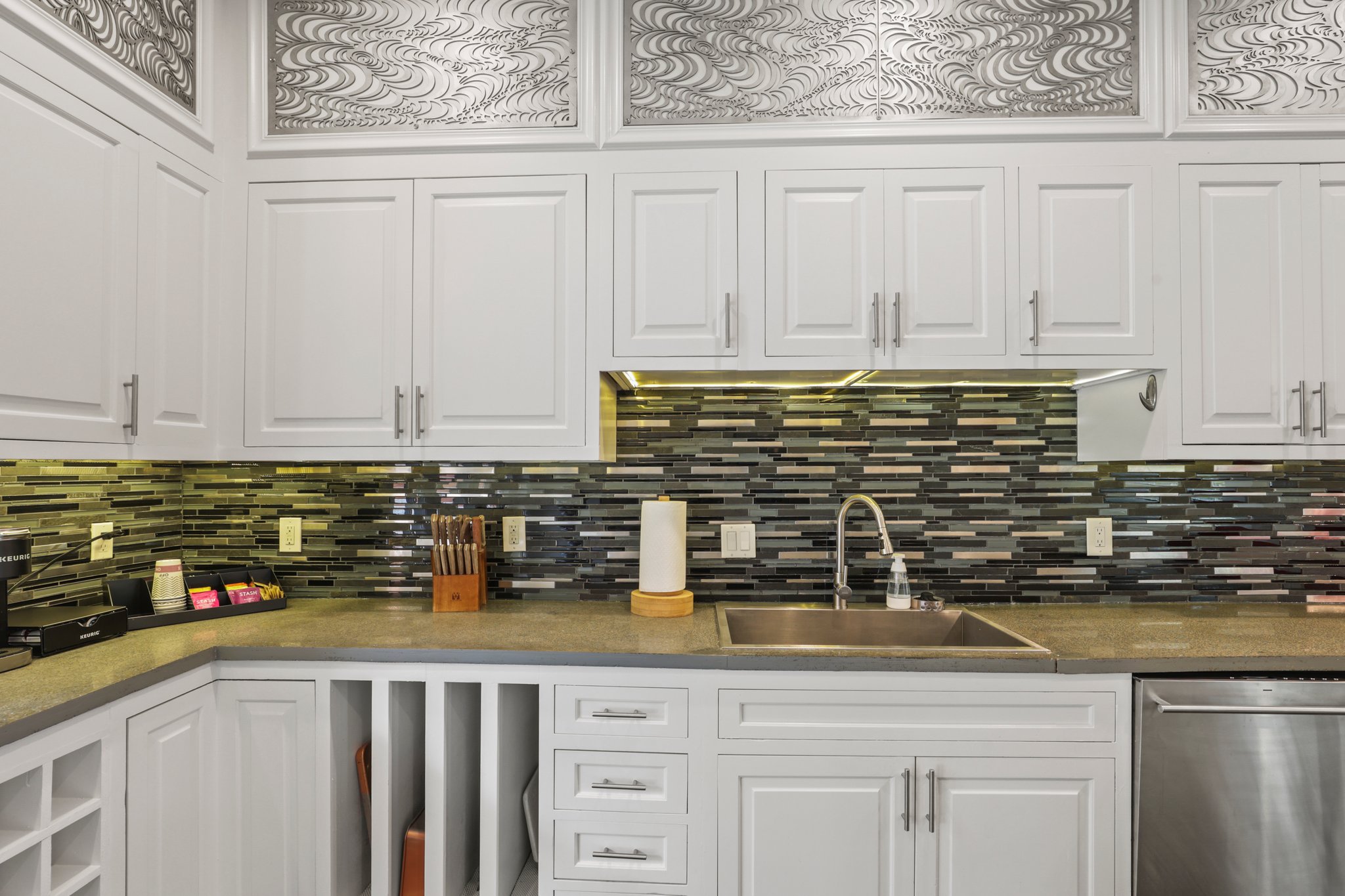 44 web or mls 0N4A2121