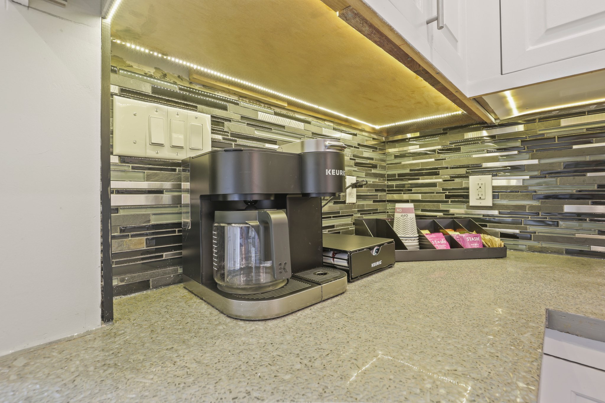 46 web or mls 0N4A2131