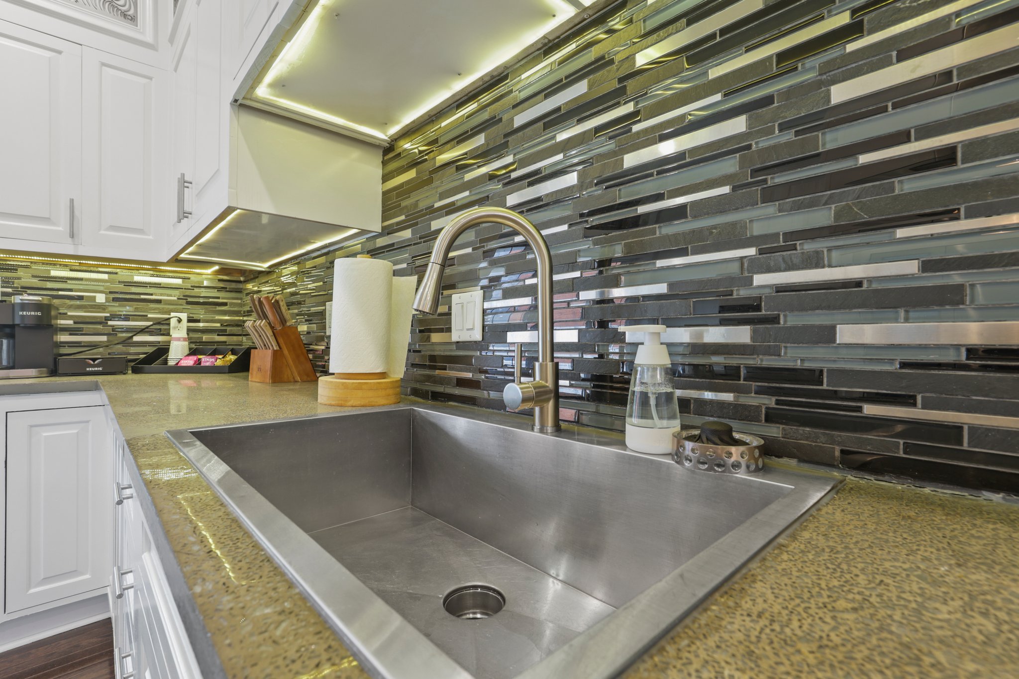 47 web or mls 0N4A2136