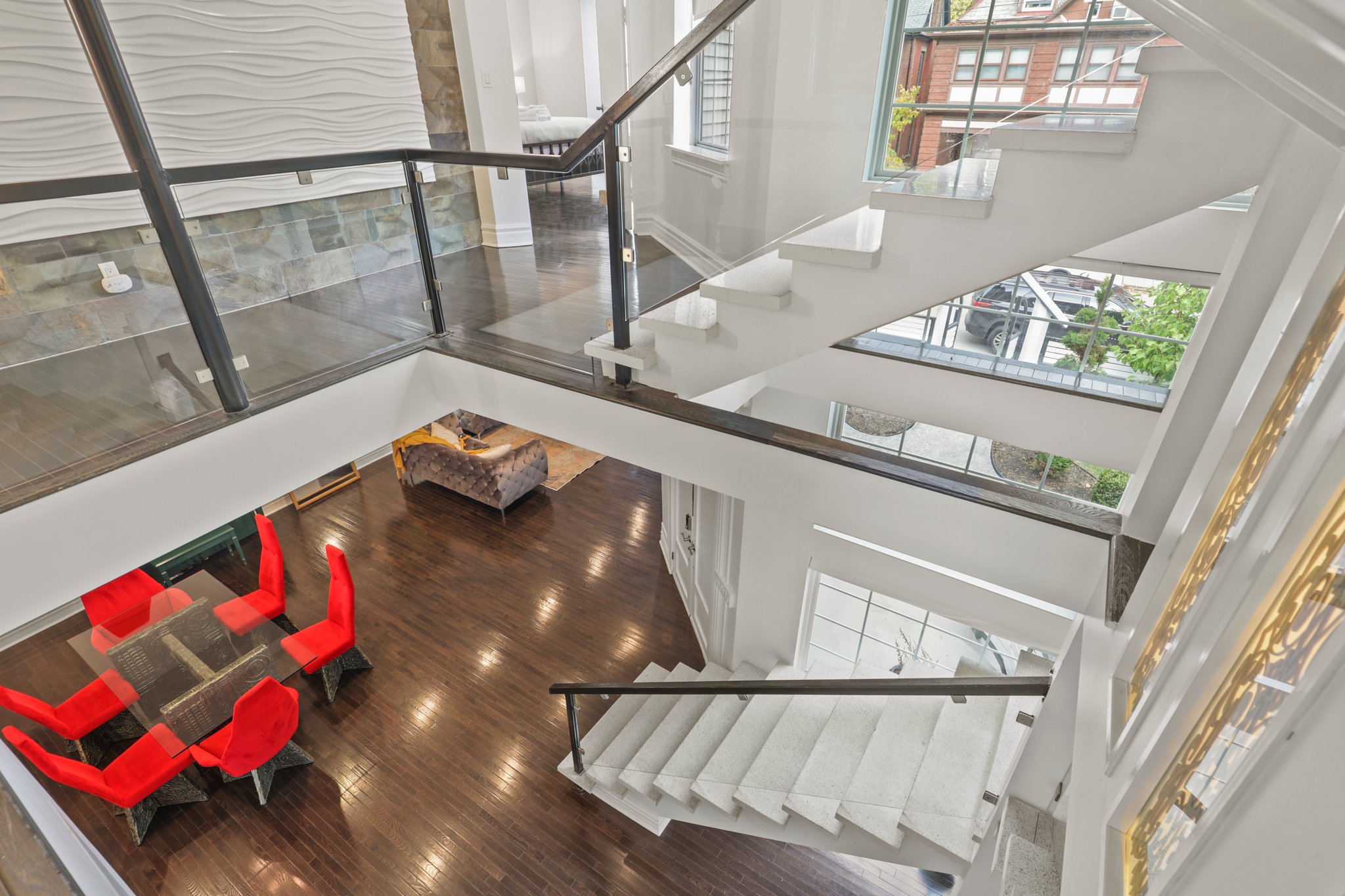 48 web or mls 0N4A2141