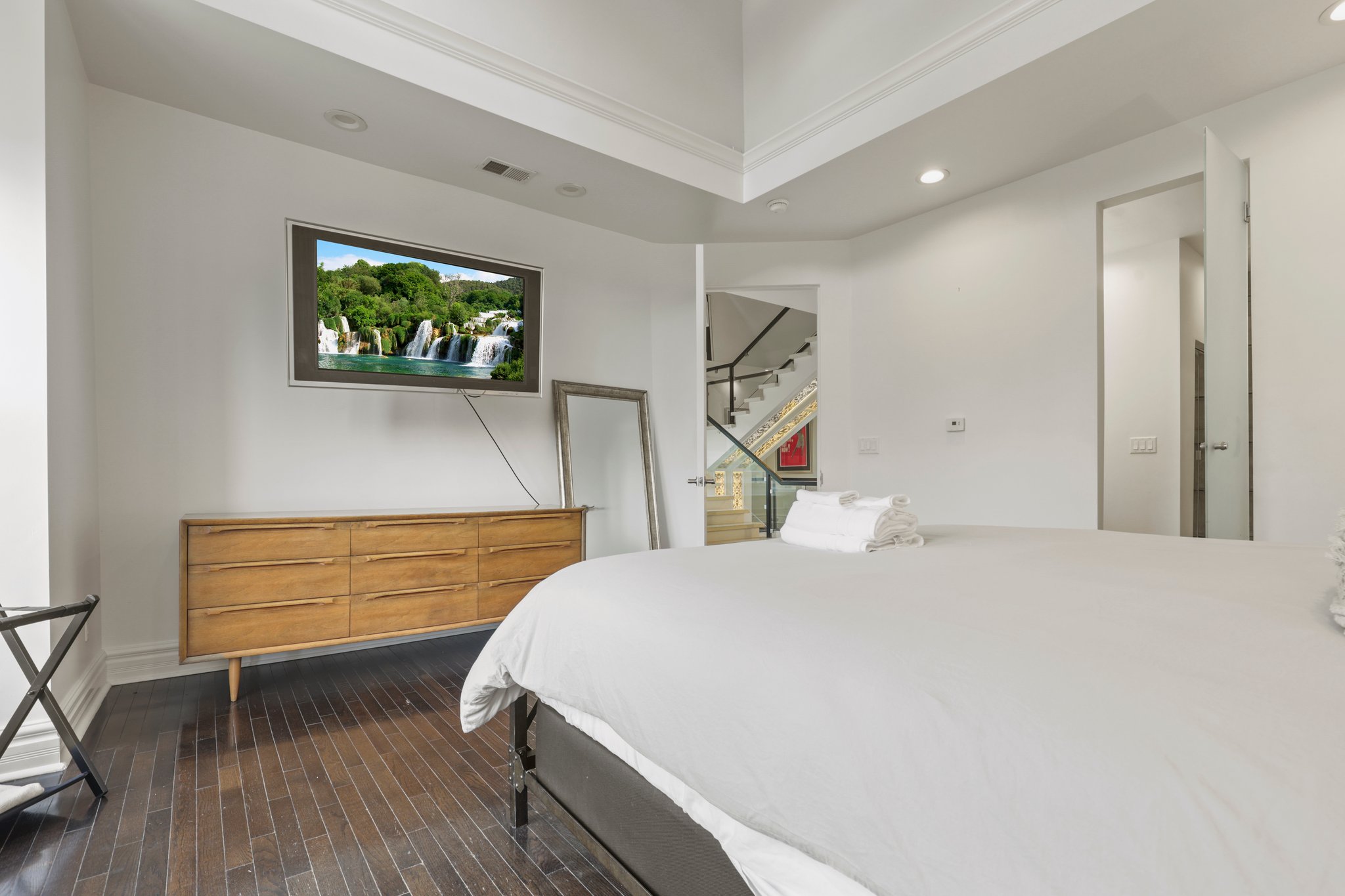 57 web or mls 0N4A2186