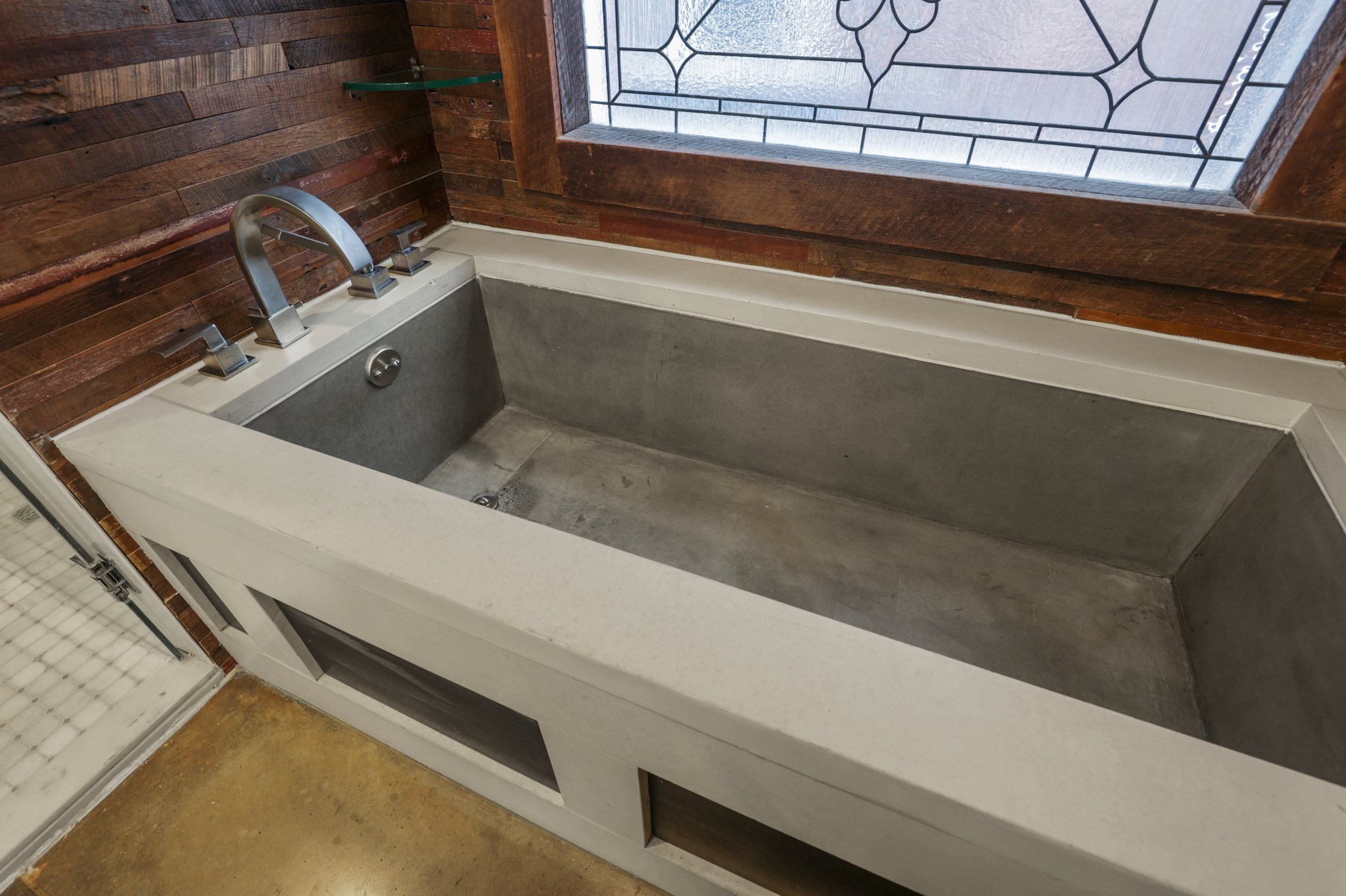 64 web or mls 0N4A2226