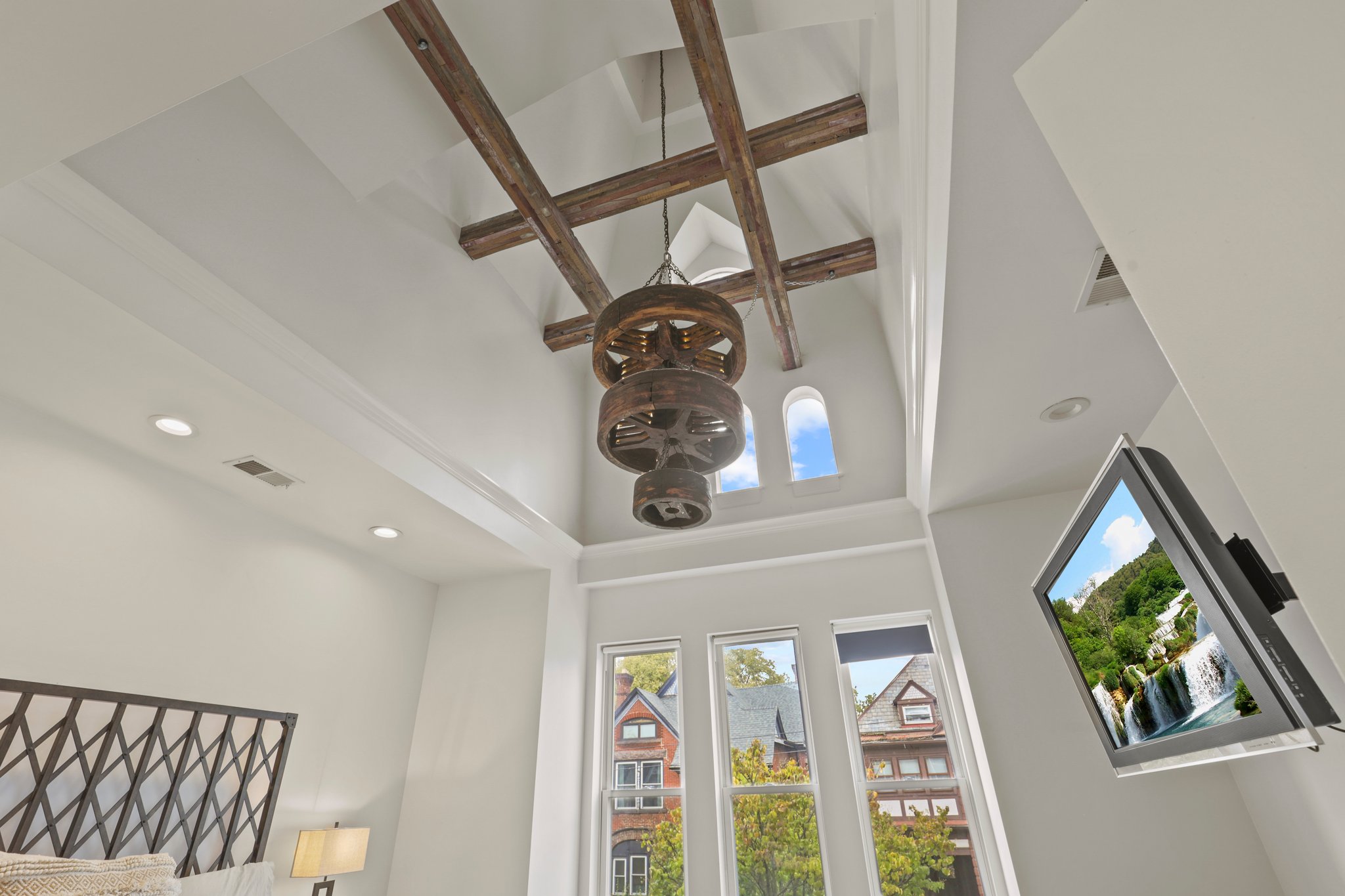 66 web or mls 0N4A2241