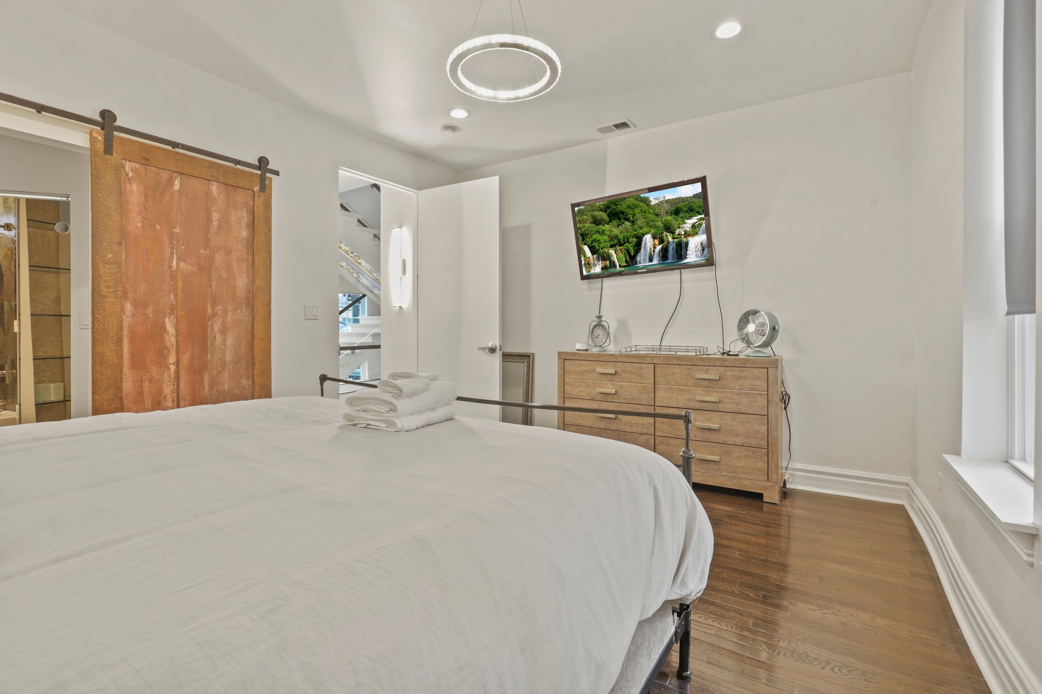 68 web or mls 0N4A2251