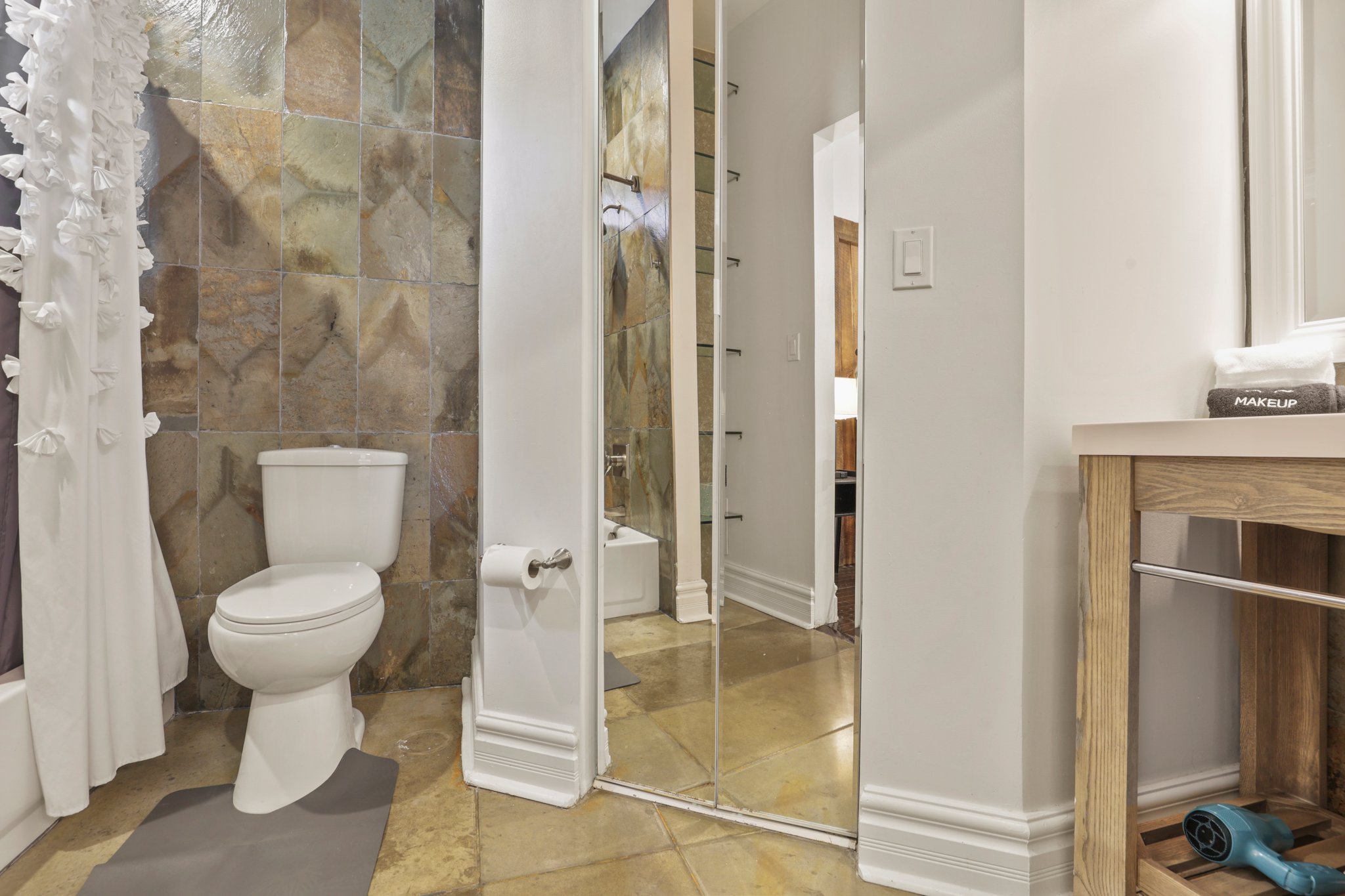 70 web or mls 0N4A2261