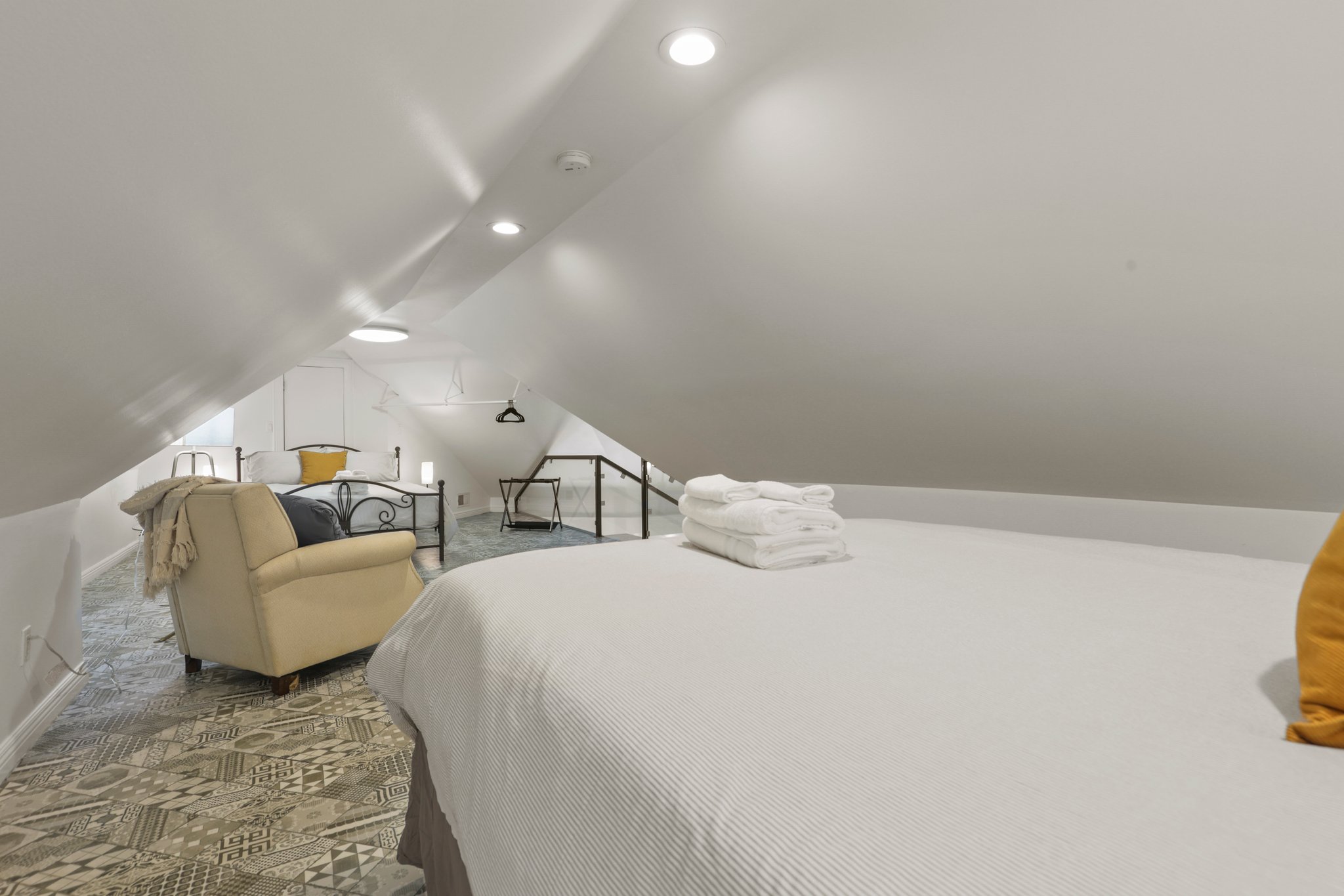 77 web or mls 0N4A2301