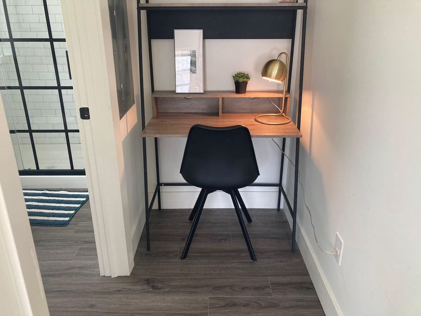 972 E Cap U3 workspace